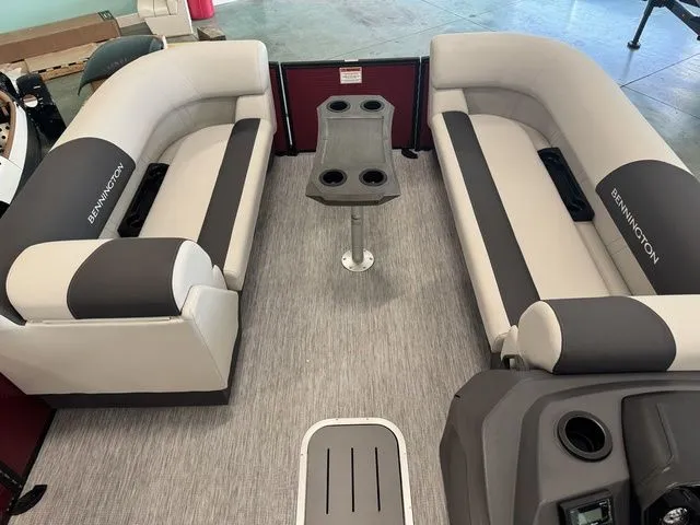 Slide: The Image of Bennington S Swingback 22 SSB 2026 - 17