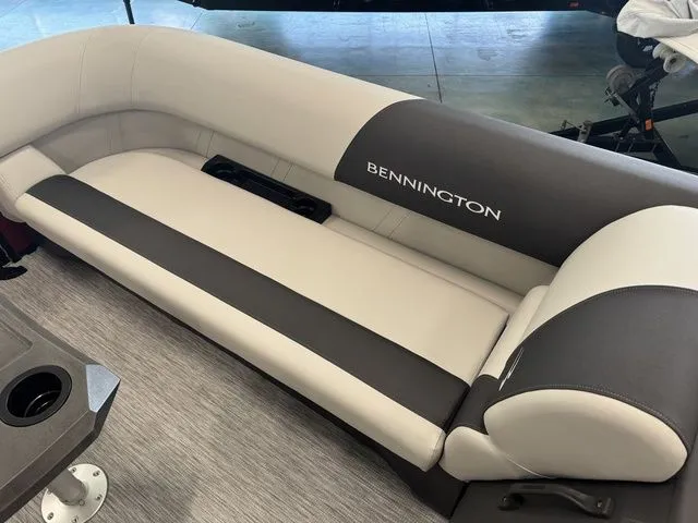 Slide: The Image of Bennington S Swingback 22 SSB 2026 - 18