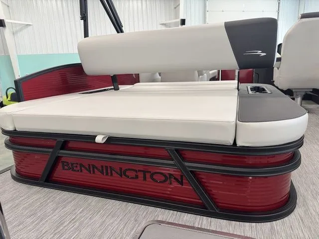 Slide: The Image of Bennington S Swingback 22 SSB 2026 - 4