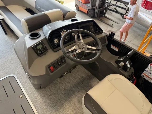 Slide: The Image of Bennington S Swingback 22 SSB 2026 - 10