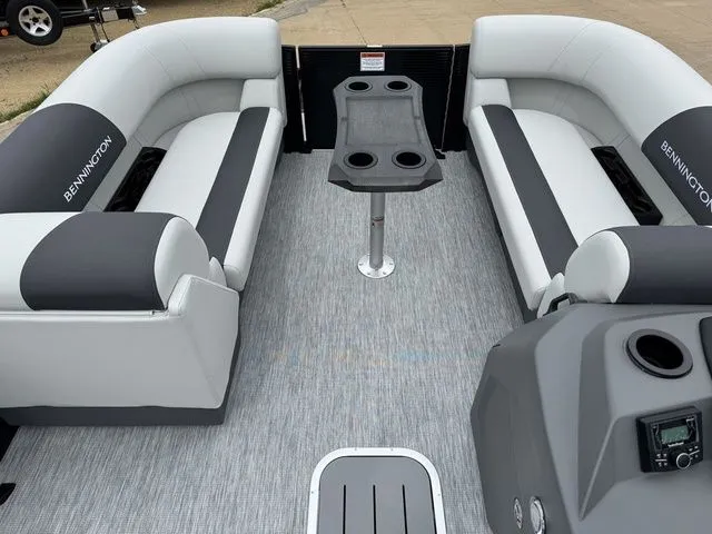 Slide: The Image of Bennington S Swingback 22 SSB 2026 - 6