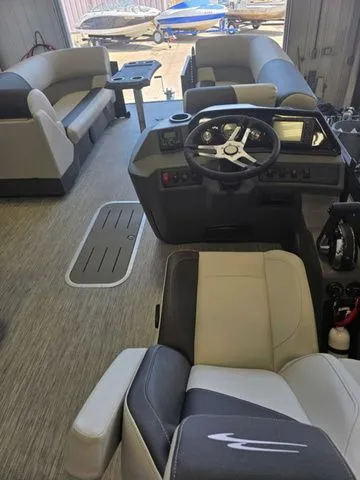 Slide: The Image of Bennington S Swingback 22 SSB 2026 - 9