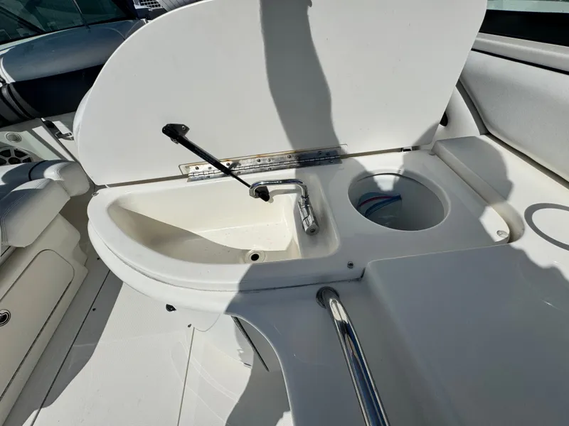 Slide: The Image of Sea Ray 290 SLX 2007 - 17