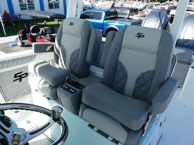 Slide: The Image of Sea Pro 322 Offshore DLX 2025 - 13