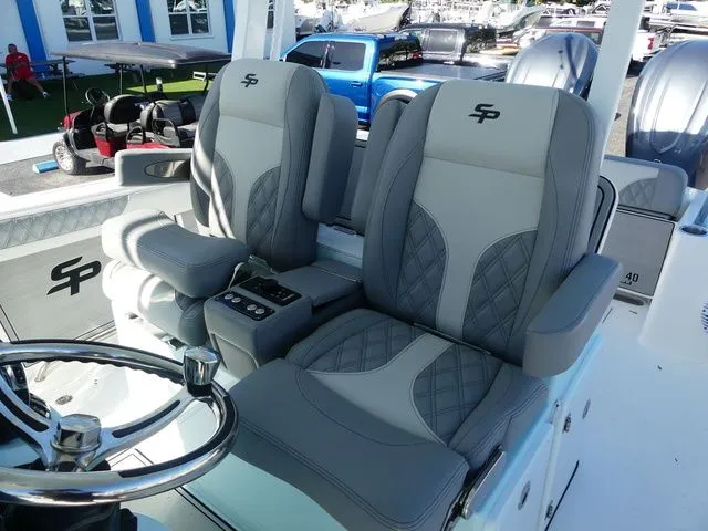 Slide: The Image of Sea Pro 322 Offshore DLX 2025 - 14