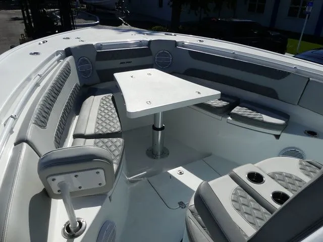 Slide: The Image of Sea Pro 322 Offshore DLX 2025 - 26