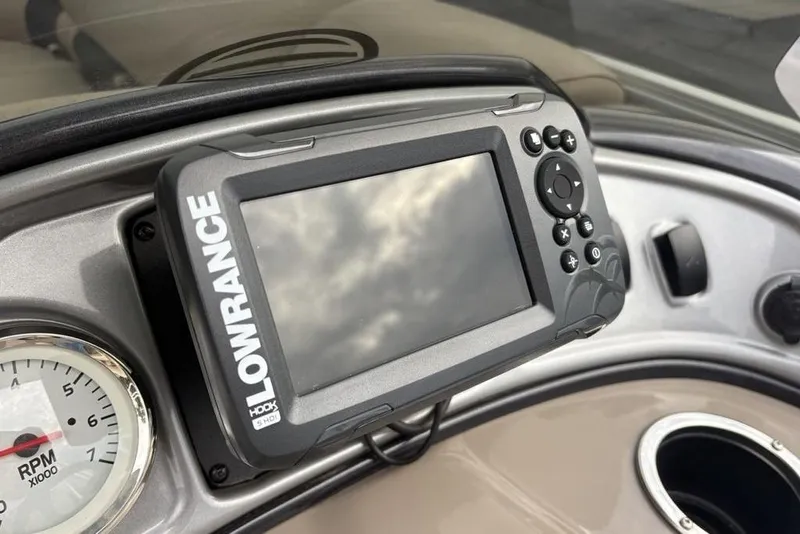 Slide: The Image of Lowrance fish finder on 2021 Sun Tracker Party Barge 20 DLX dashboard. - 22