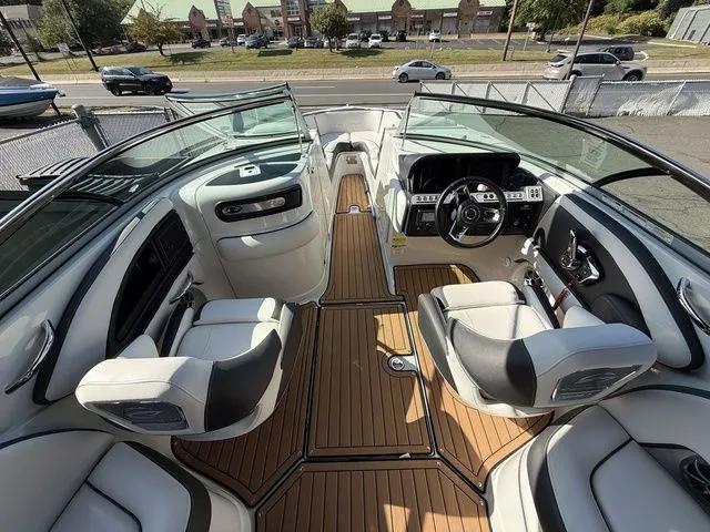 Slide: The Image of Crownline Boats 260 SS 2024 - 10