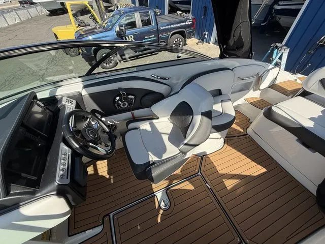 Slide: The Image of Crownline Boats 260 SS 2024 - 13