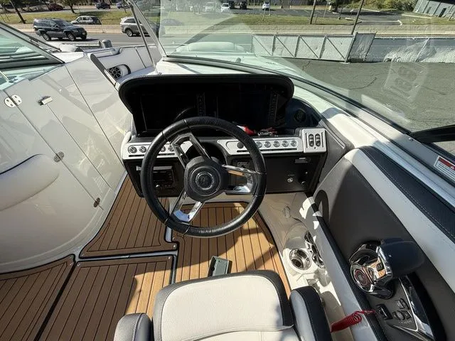 Slide: The Image of Crownline Boats 260 SS 2024 - 14