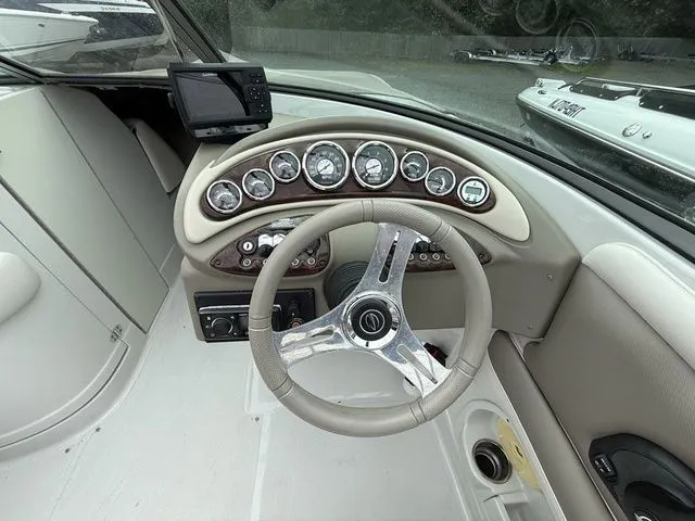 Slide: The Image of Crownline Boats Eclipse E6 2016 - 7