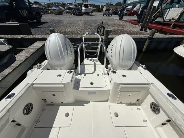 Slide: The Image of World Cat 235 TE 2026 - 4