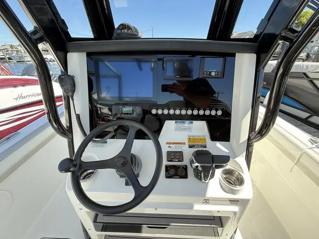 Slide: The Image of World Cat 235 TE 2026 - 8