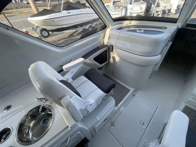 Slide: The Image of Finseeker 260 DC 2025 - 13