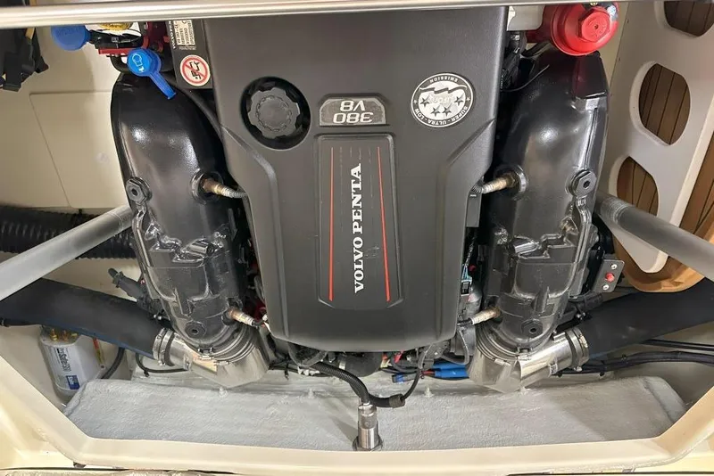 Slide: The Image of Volvo Penta V8 engine in 2018 Chris-Craft Launch 27 boat. - 7