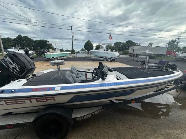 Slide: The Image of Skeeter ZX190 1995 - 4