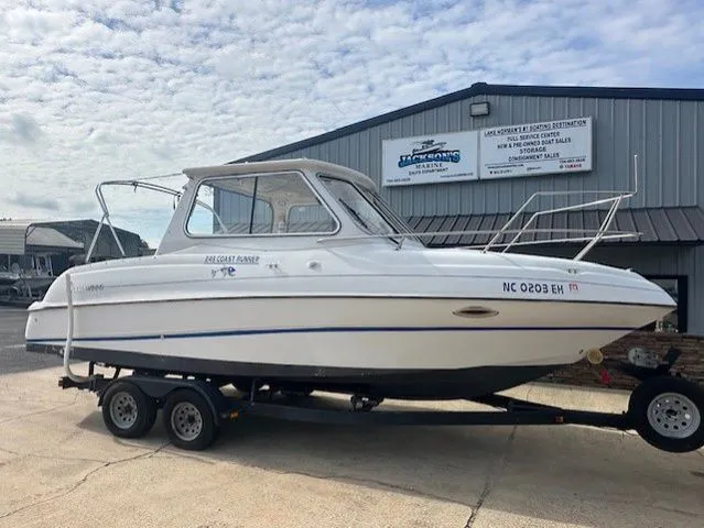 The Image of Four Winns 243 Coast Runner 1997 - 1