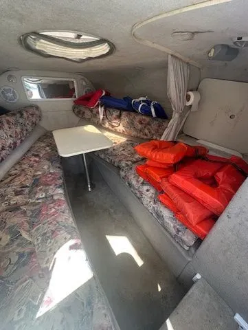 Slide: The Image of Four Winns 243 Coast Runner 1997 - 13