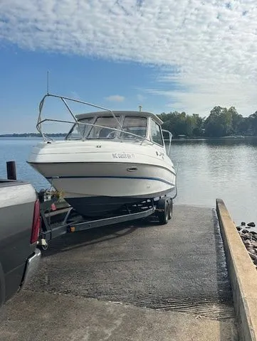 Slide: The Image of Four Winns 243 Coast Runner 1997 - 2