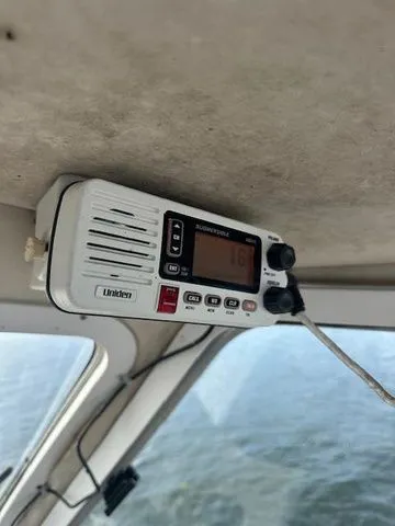 Slide: The Image of Four Winns 243 Coast Runner 1997 - 8