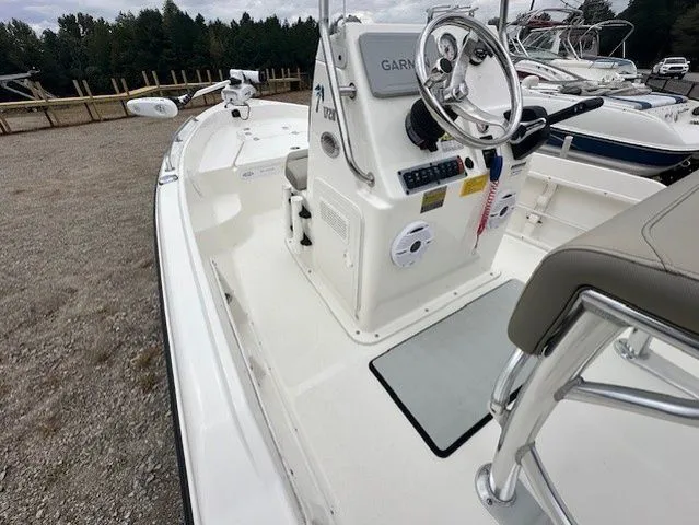 Slide: The Image of Key West 1720 Center Console 2023 - 5