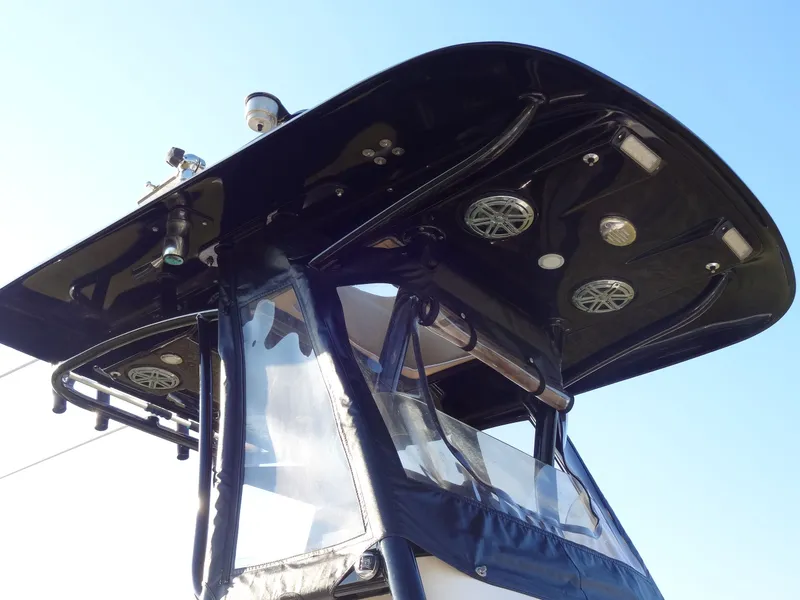 Slide: The Image of Shearwater 27 Carolina 2017 - 15