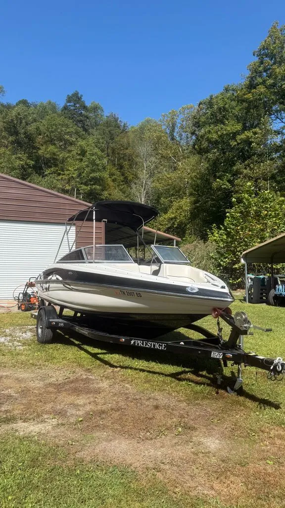 Slide: The Image of Crownline Boats 195 SS 2009 - 19