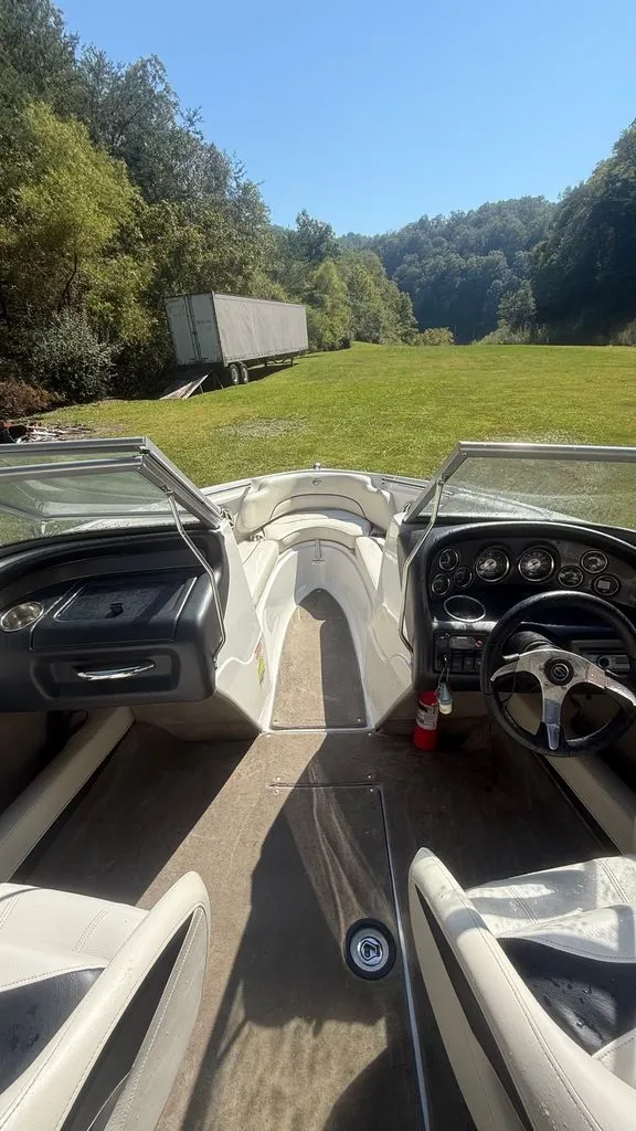 Slide: The Image of Crownline Boats 195 SS 2009 - 5