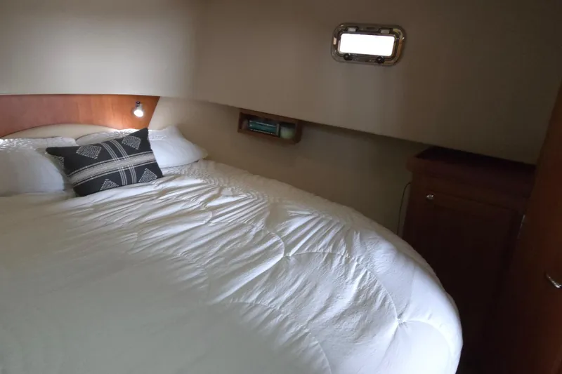 Slide: The Image of Mainship 34 Trawler 2007 - 36