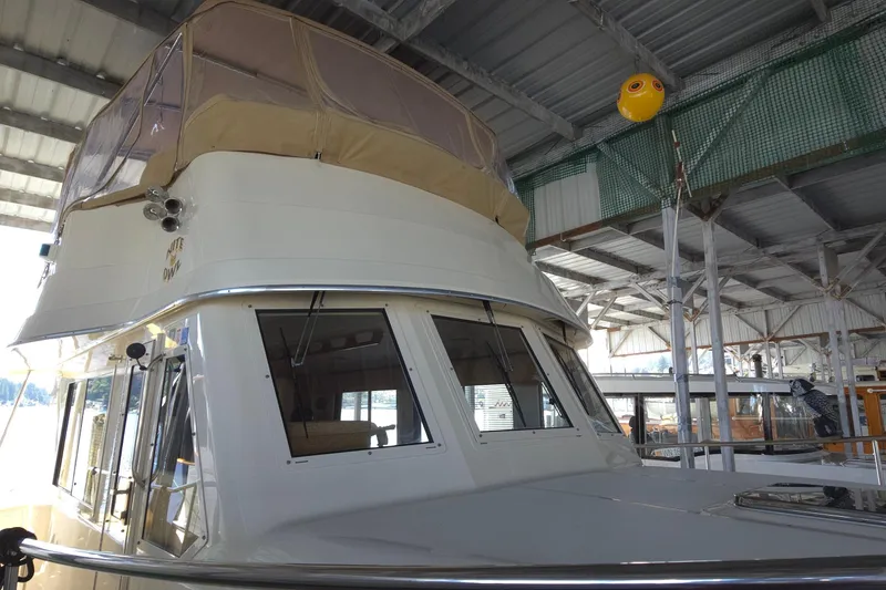 Slide: The Image of upper deck and windows - 5