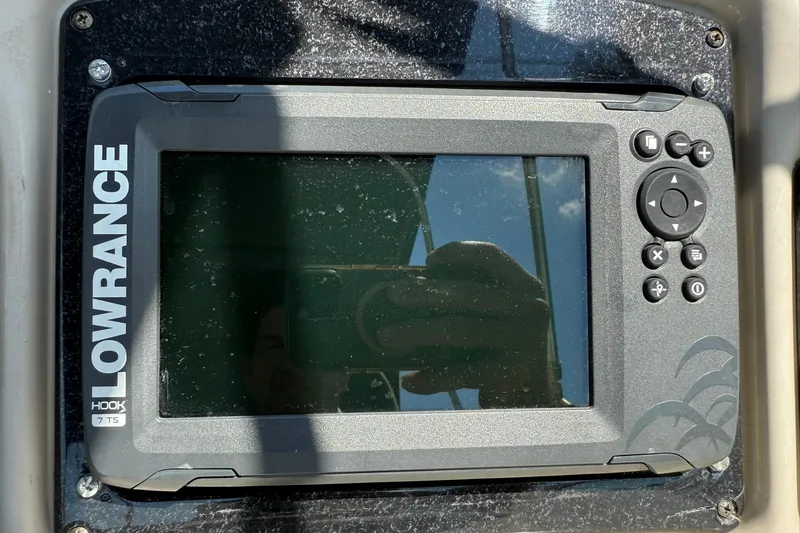 Slide: The Image of Lowrance Hook 7 TS fishfinder on 2006 Sea Ray 270 Amberjack boat dashboard. - 23