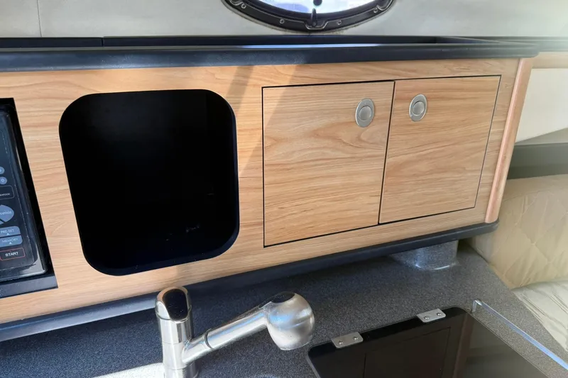 Slide: The Image of Sea Ray 270 Amberjack 2006 - 71