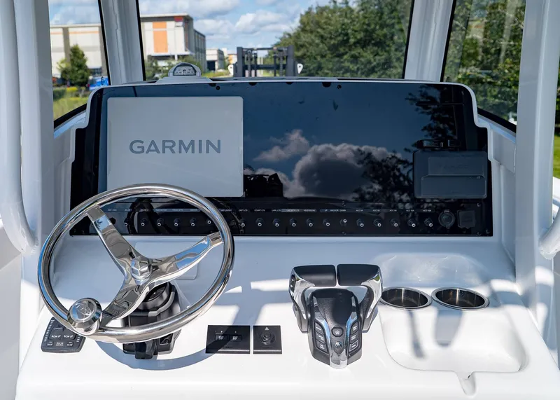 Slide: The Image of Sea Hunt Ultra 265 SE 2026 - 16