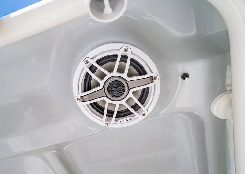 Slide: The Image of Sea Hunt Ultra 265 SE 2026 - 21