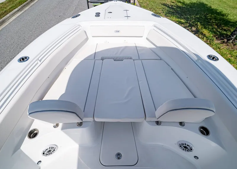 Slide: The Image of Sea Hunt Ultra 265 SE 2026 - 22