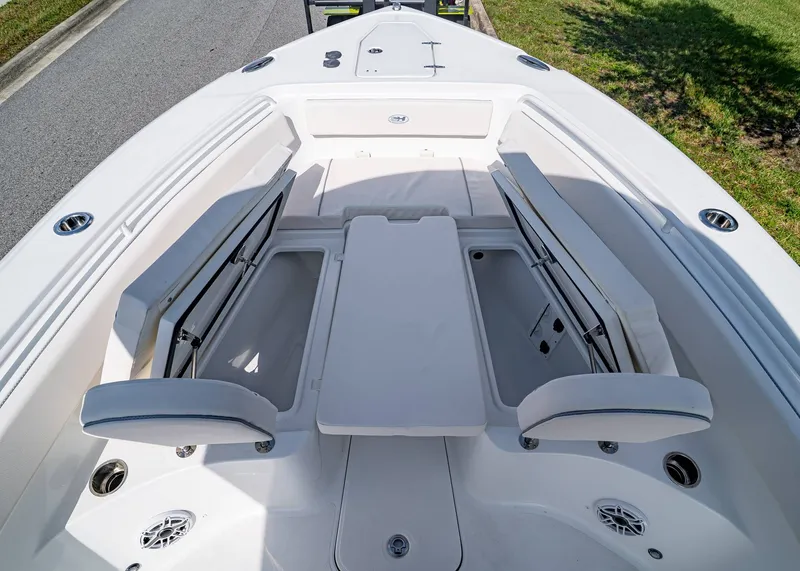 Slide: The Image of Sea Hunt Ultra 265 SE 2026 - 23