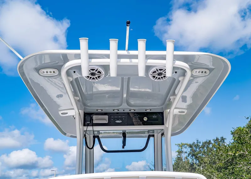 Slide: The Image of Sea Hunt Ultra 265 SE 2026 - 14