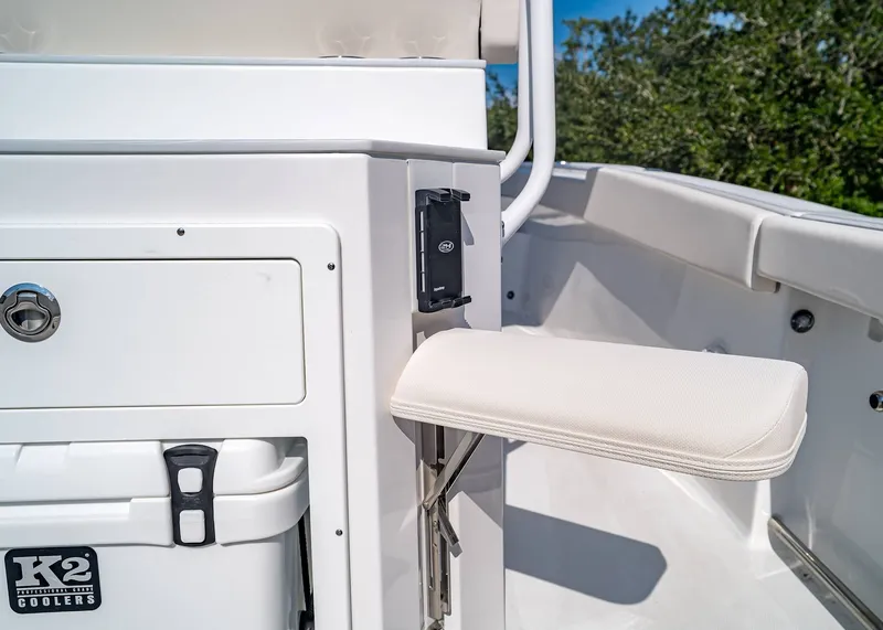 Slide: The Image of Sea Hunt Ultra 265 SE 2026 - 9