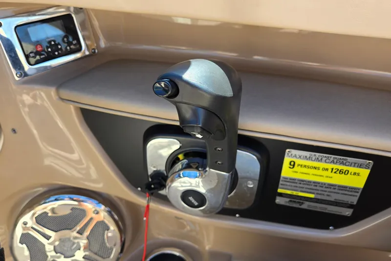 Slide: The Image of 2012 Chaparral 196 SSi boat throttle control and capacity label. - 40