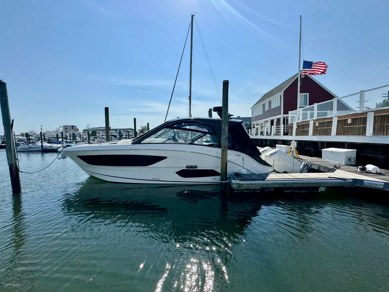 Slide: The Image of Sea Ray Sundancer 370 Outboard 2025 - 0