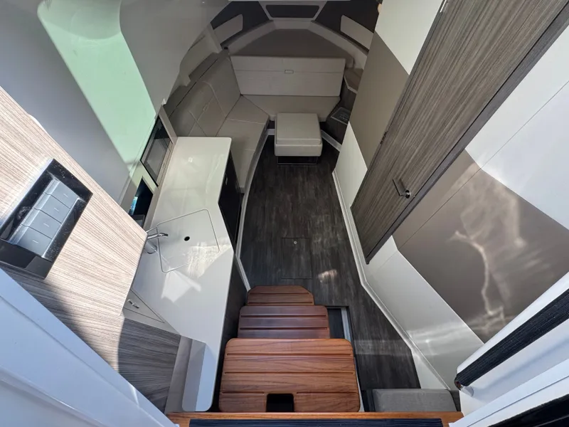 Slide: The Image of Sea Ray Sundancer 370 Outboard 2025 - 28