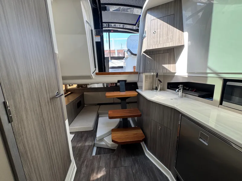 Slide: The Image of Sea Ray Sundancer 370 Outboard 2025 - 30