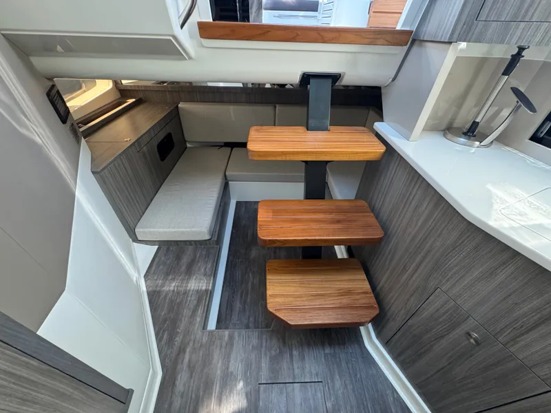 Slide: The Image of Sea Ray Sundancer 370 Outboard 2025 - 38