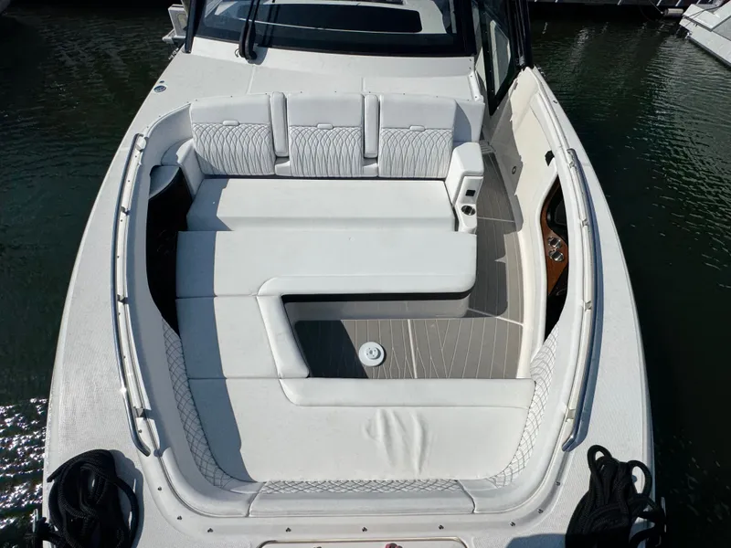 Slide: The Image of Sea Ray Sundancer 370 Outboard 2025 - 45