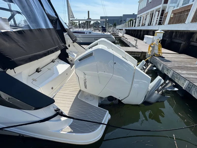 Slide: The Image of Sea Ray Sundancer 370 Outboard 2025 - 5