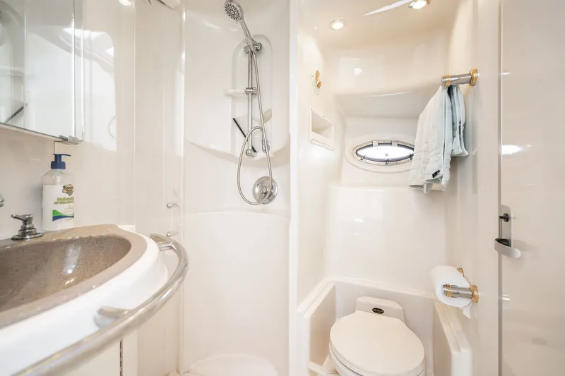 Slide: The Image of Maxum 4100 SCA Motor Yacht 1999 - 51