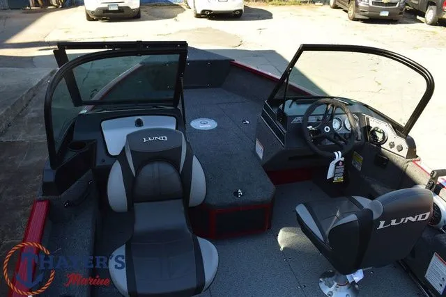 Slide: The Image of Lund 1775 Adventure Sport 2026 - 9