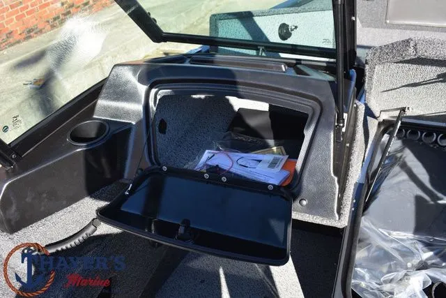 Slide: The Image of Lund 1775 Adventure Sport 2026 - 18