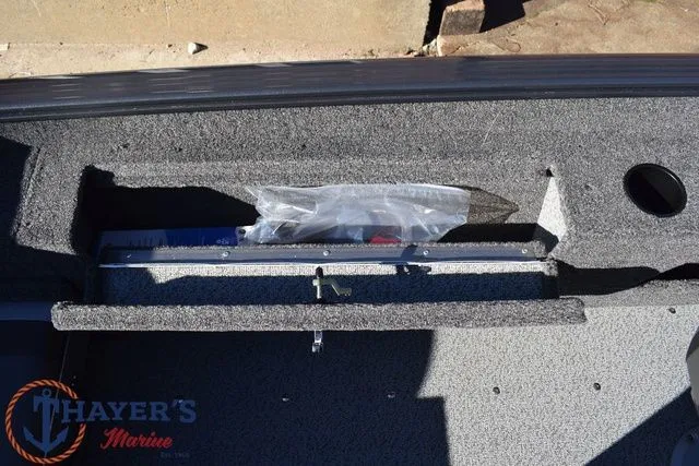 Slide: The Image of Lund 1775 Adventure Sport 2026 - 19