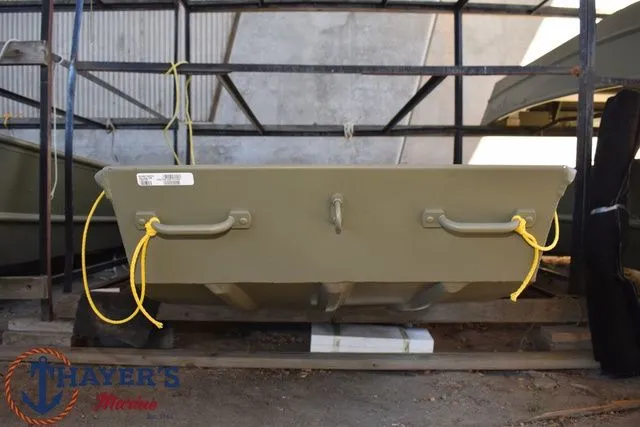 Slide: The Image of Tracker Grizzly 1436 Utility 2026 - 4